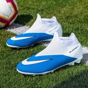 Men’s Football Boots TF/FG Professional Soccer Field Shoes Breathable Cleats Training Non-slip Footwear Sport Wear-Resistant New
