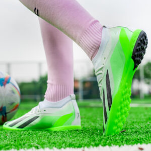 High Quality Ultralight Mens Soccer Shoes Non-Slip Turf Soccer Cleats TF/FG Training Football Sneakers Chuteira Campo 35-45