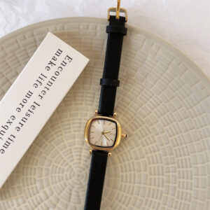 IEK genuine goods new classic retro niche small dial exquisite belt watch female student British preppy style