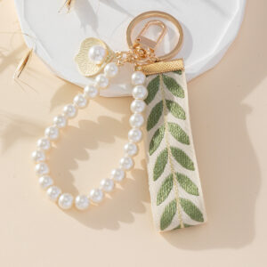 1Pc Faux Pearl Beaded Wristlet Phone Lanyard, Cute Leaf Keychain Purse Bag Charm Earbud Case Accessories Women Daily Use Gifts