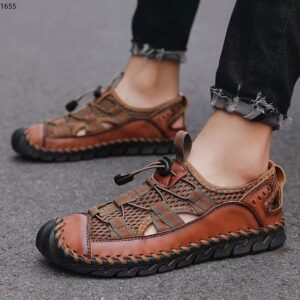 New oversized sandals for men’s outdoor wear, casual, anti slip, anti odor, beach trend, driving, outdoor versatile casual shoes